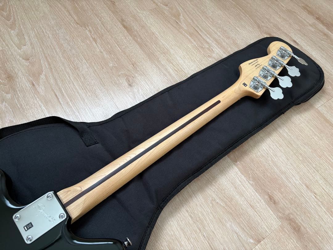 Squier by Fender Jaguar Bass ブラック　ジャガー