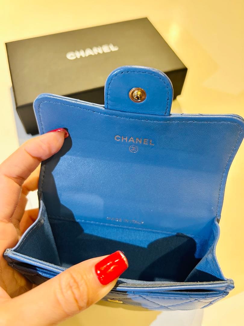 CHANEL マトラッセ フラップ カードケース ミニウォレット ブルー