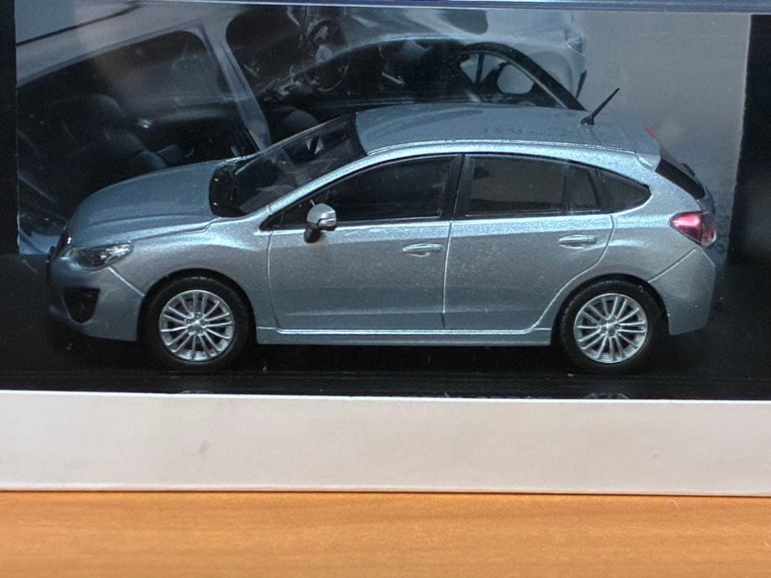 1/43 スバル インプレッサスポーツ　シルバー ディーラー正規品 モデルカー