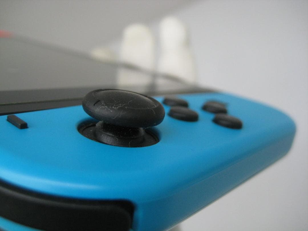 値下げ　Nintendo Switch 本体 青/赤 ケース付き