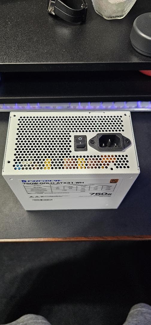 750W-GOLD-ATX31-WH 電源ユニット