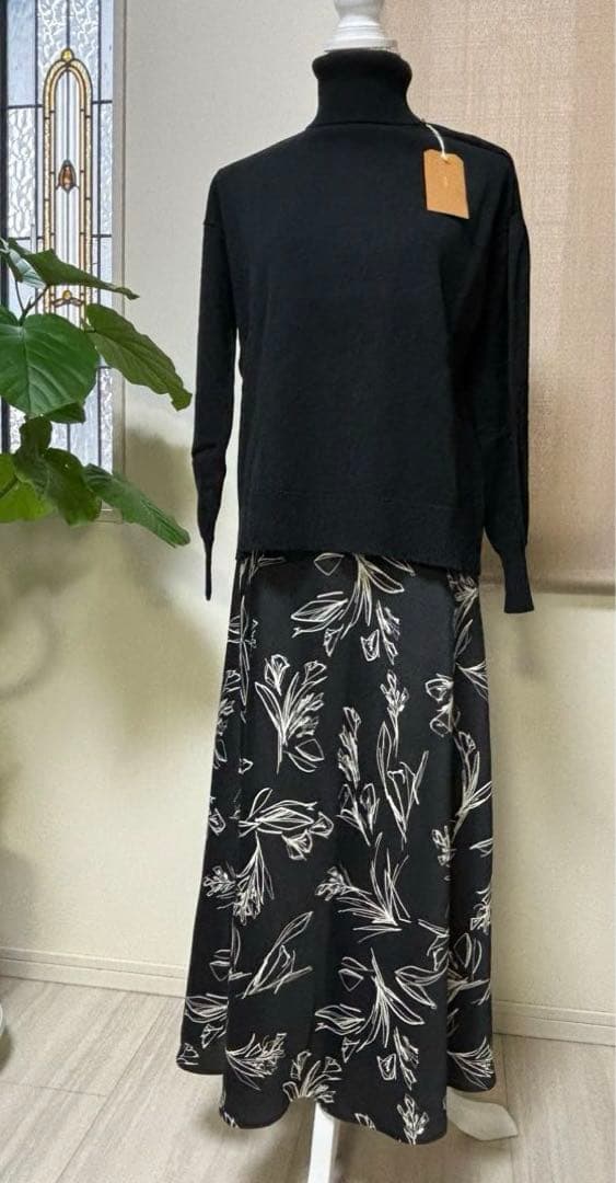 《新品》23区　ラインフラワープリントラインスカート