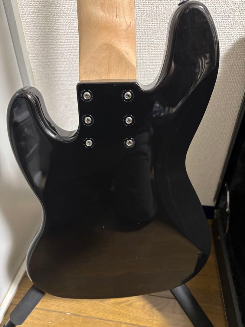 Squier Affinity Jazz Bass Ⅵ 6弦ベース