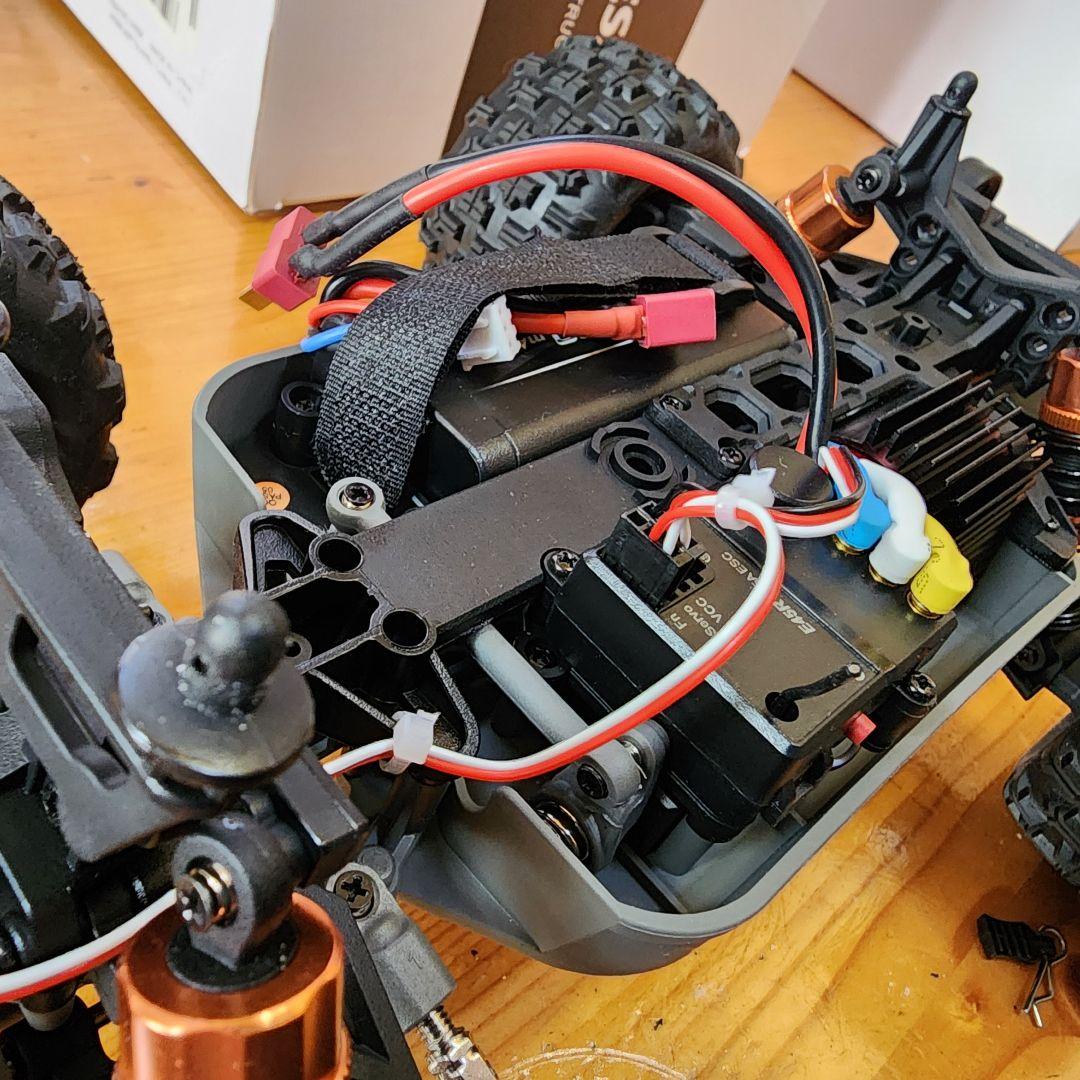 【絶版】DEERC H16R 1/16 4WDオフロードトラック