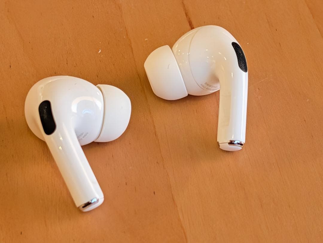 【美品】AirPods Pro (第2世代) MQD83J/A ライトニング端子