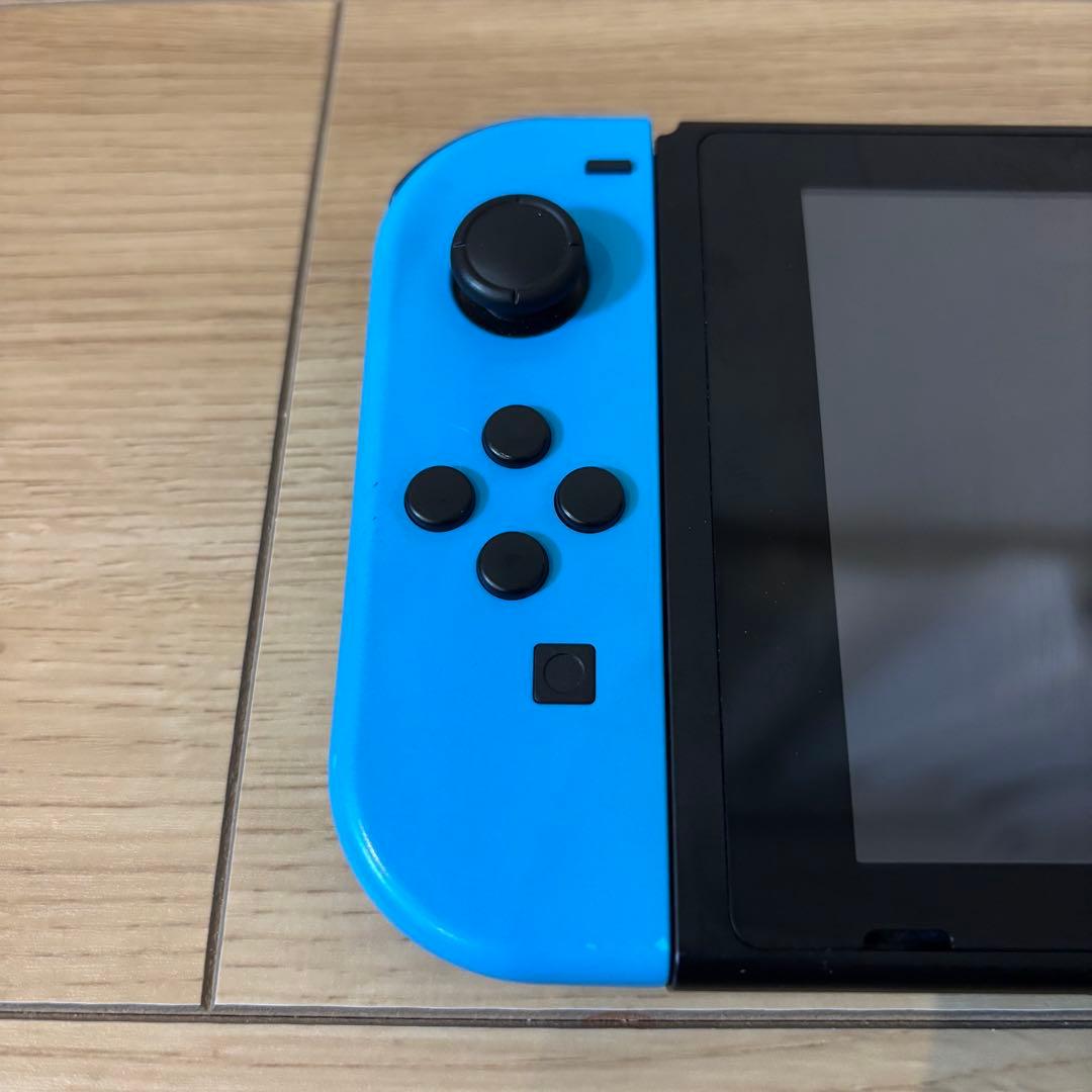 【週末値下げ】【付属品完備】Nintendo Switch 本体 ブルー/レッド