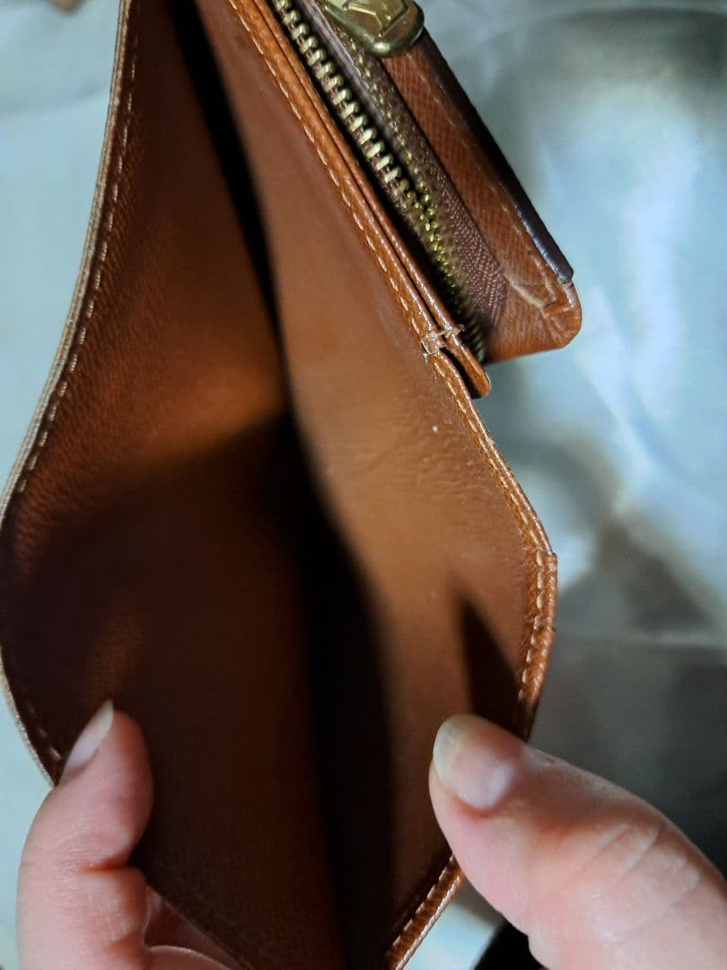 楽*み様 Louis Vuitton モノグラム 二つ折り財布