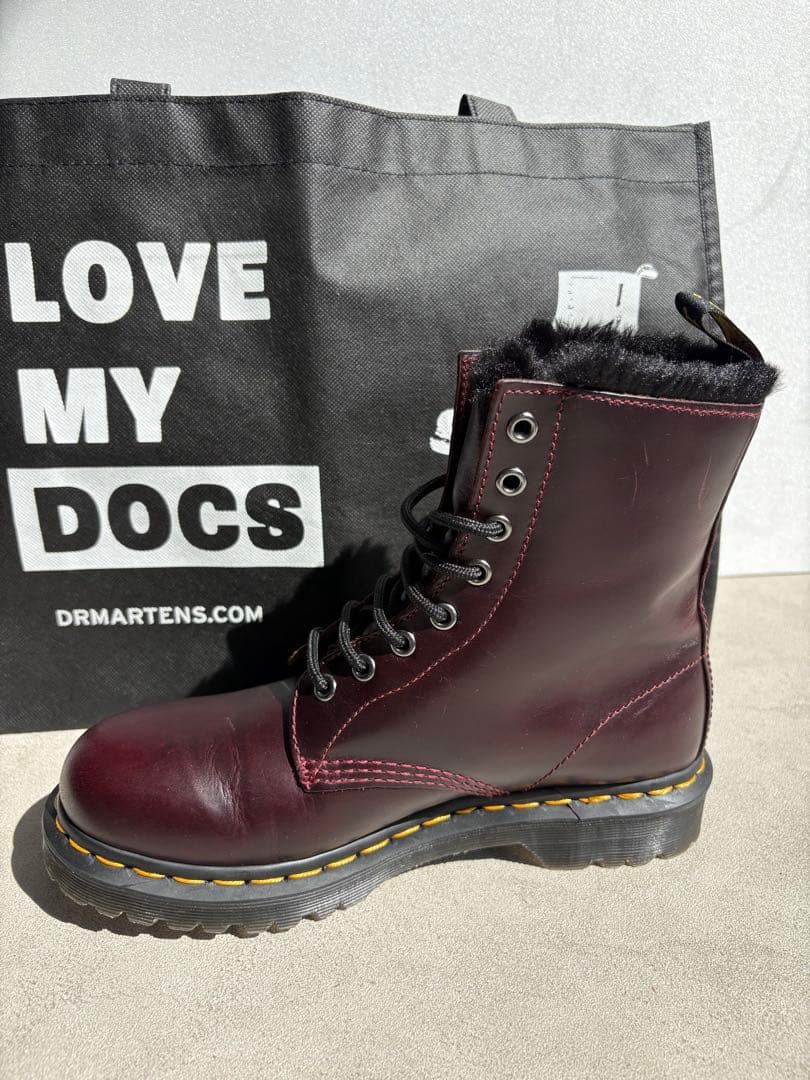 【美品】Dr. Martens バーガンディ人気カラー　ファー付きブーツ