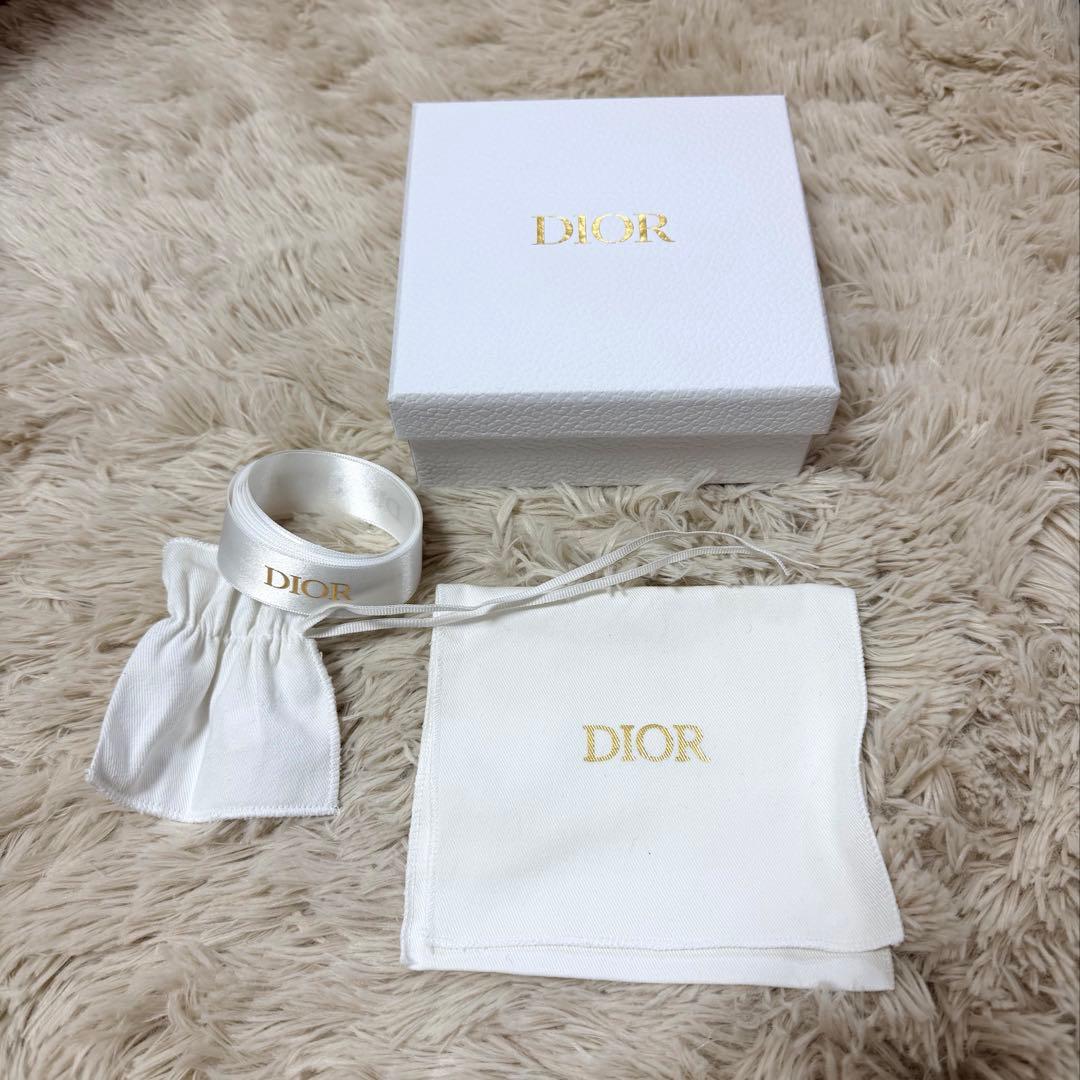 Lady Dior Lotusウォレット カナージュ　パテントカーフスキン