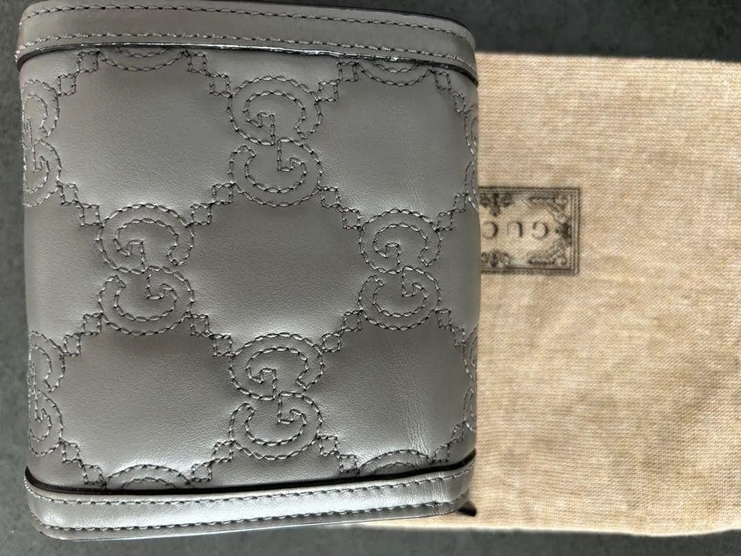 GUCCI二つ折り財布【正規店購入】