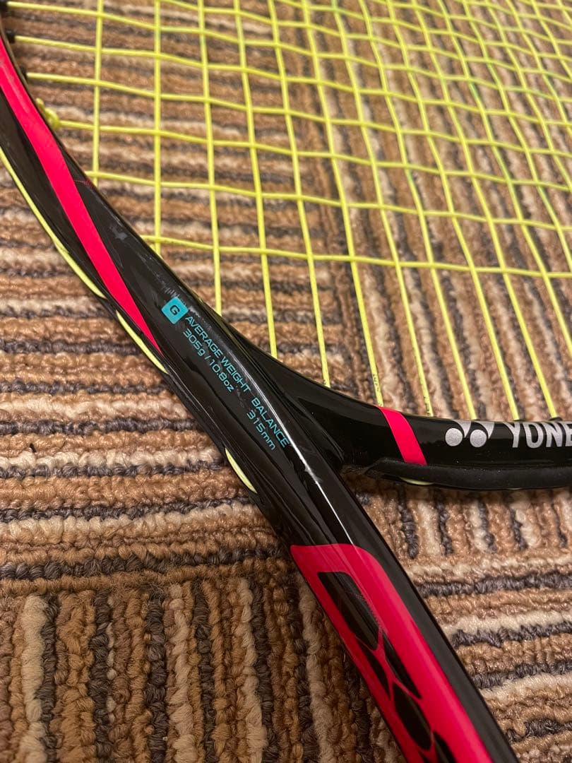 YONEX VCORE SV 98 テニスラケット　グリップ3
