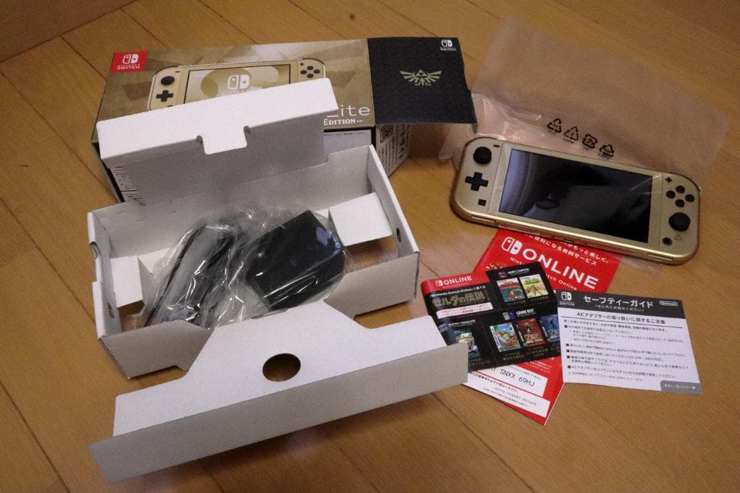 【中古】Nintendo Switch Lite HYRULE Edition