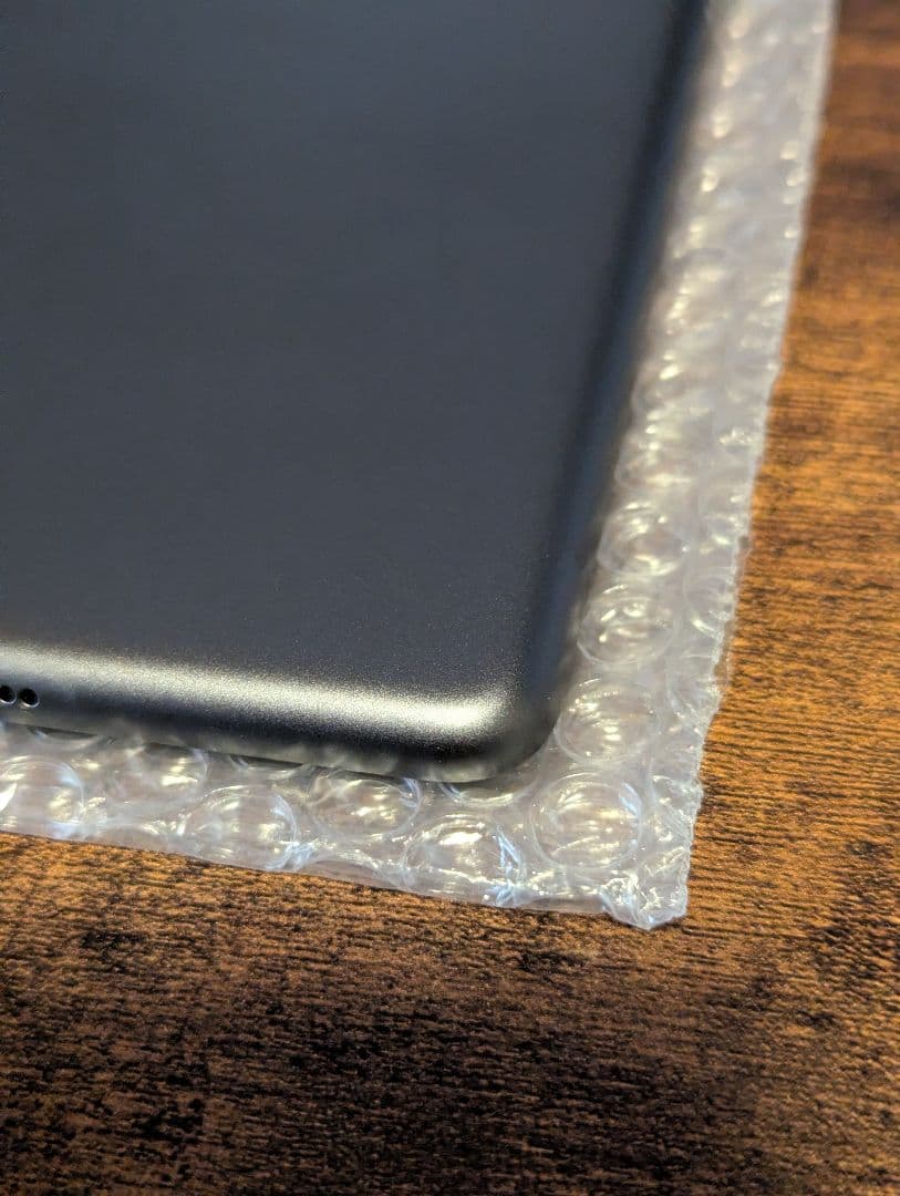 Apple iPad 第８世代 32GB スペースグレイ セルラーモデル