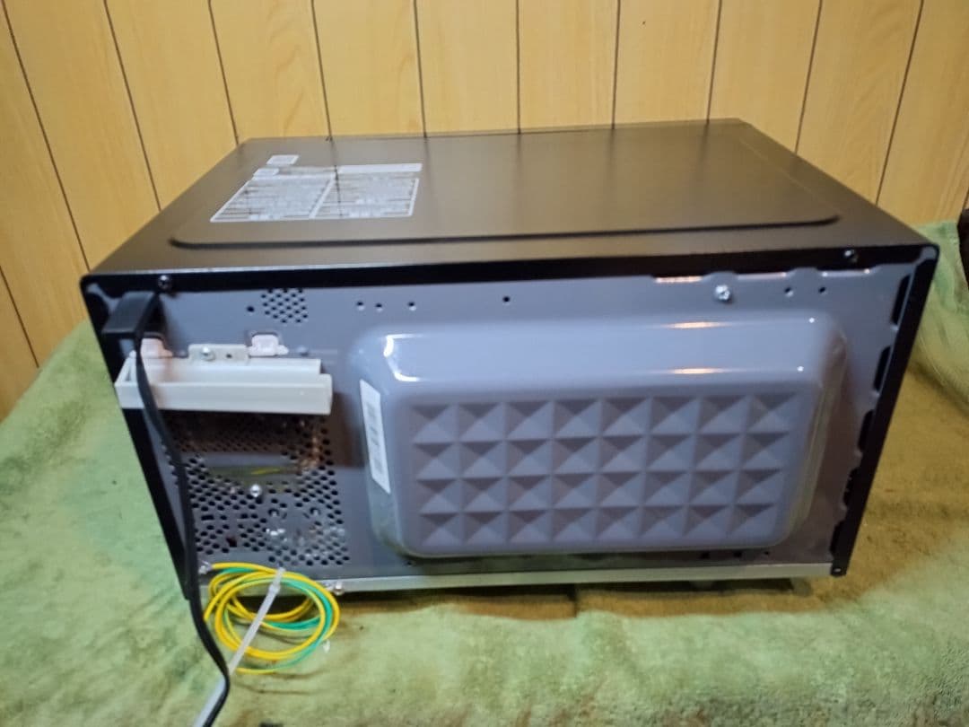 東芝 単電子レンジ庫内フラットテーブル　　　ER-M17YE(K) 2024年製