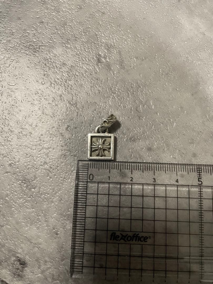 クロムハーツネックレス　Chrome HeartsフレームドCHプラスチャーム