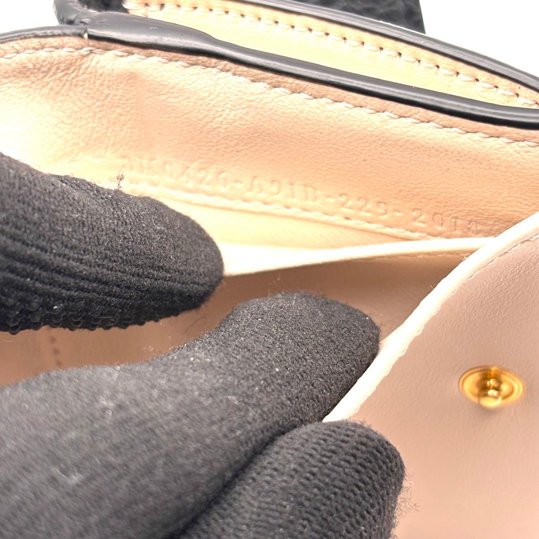 美品 フェンディ 3つ折り財布 ピーカブー シボ革 ブラック 金具 コンパクト