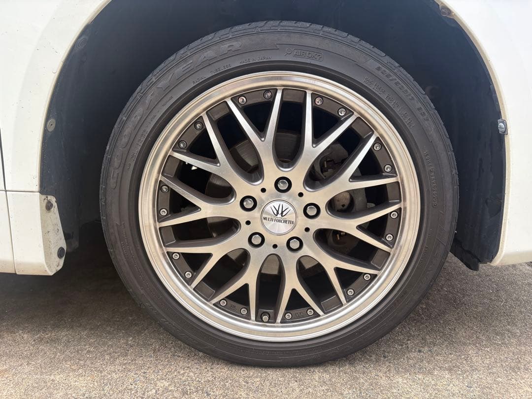 タイヤ付きホイール　ロクサーニ 17インチ　205/50/R17 ノア ボクシー