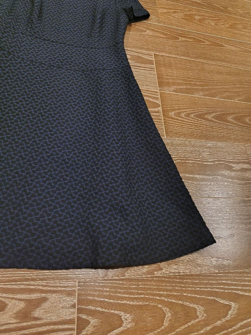 TOCCA ネイビー 半袖 ひざ丈ワンピース