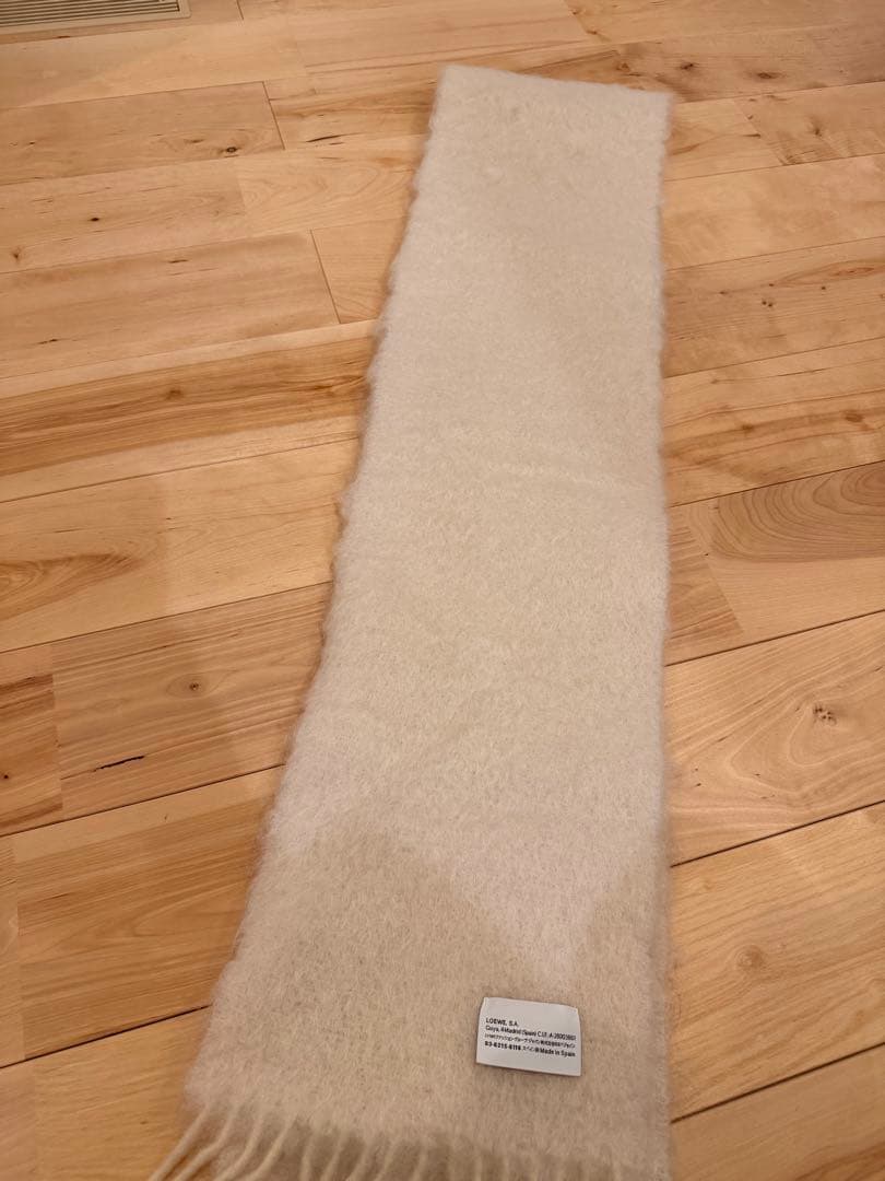 LOEWE ウールマフラー クリーム色