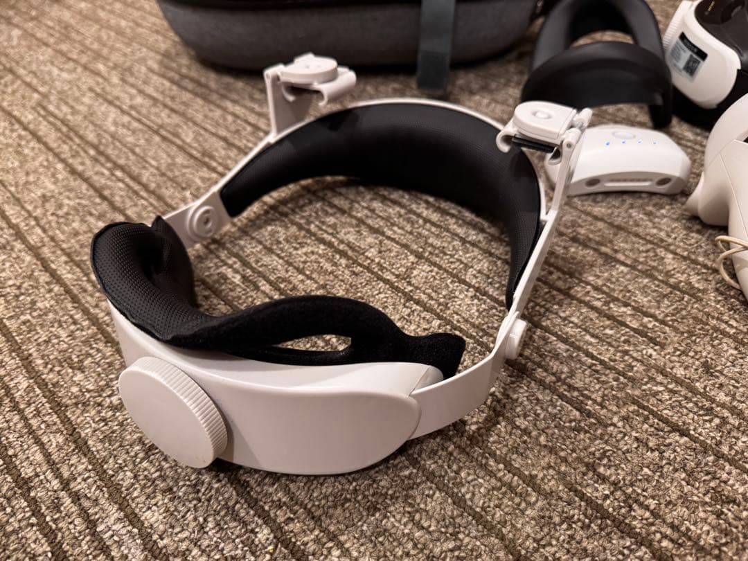   Quest 2 64GB + BoBoVR アクセサリー
