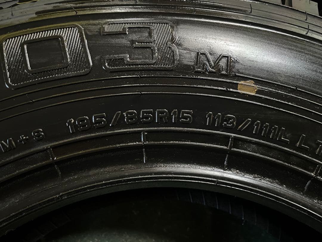 195/85R15 113/111L ④(1本)あくび