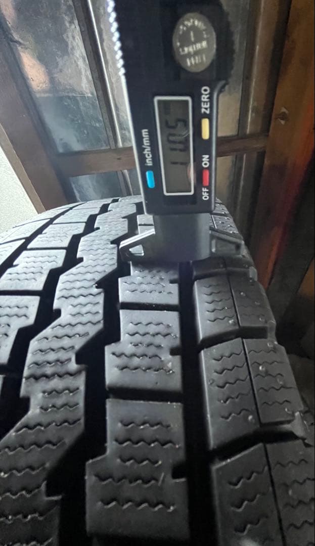 195/85R15 113/111L ④(1本)あくび