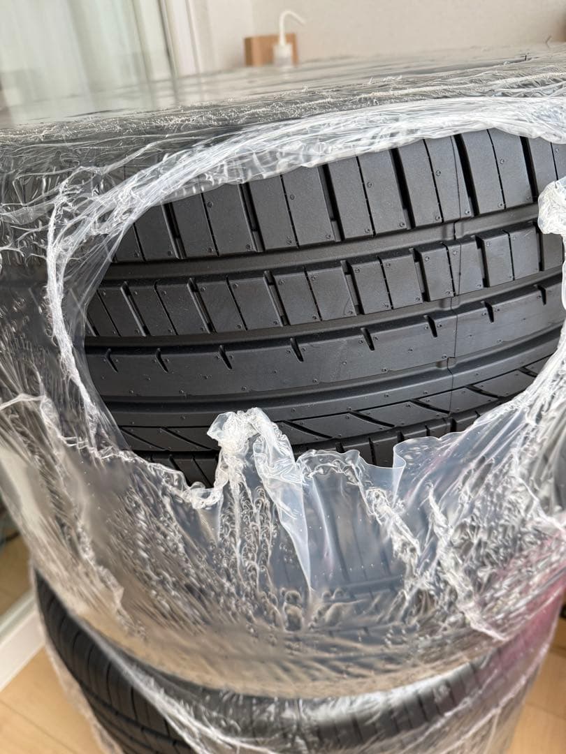 【新品未使用】送料無料 グッドイヤー ノーマルタイヤ 215/50R18 4本