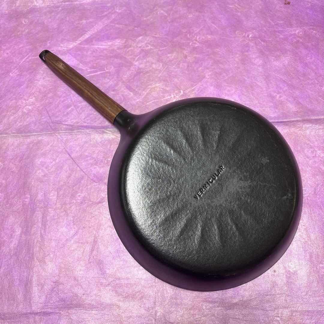 VERMICULAR 鋳物ホーローフライパン 木製ハンドル　26cm