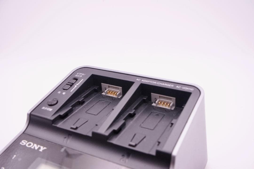 【美品】ソニー Sony AC-VQH10 + NP-FH70 2個