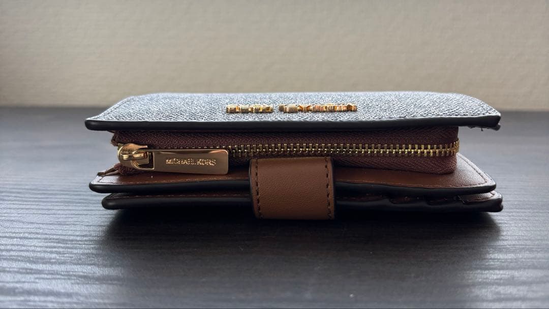 ち*み様 未使用 ⭐️ MICHAEL KORS マイケルコース 二つ折り財布