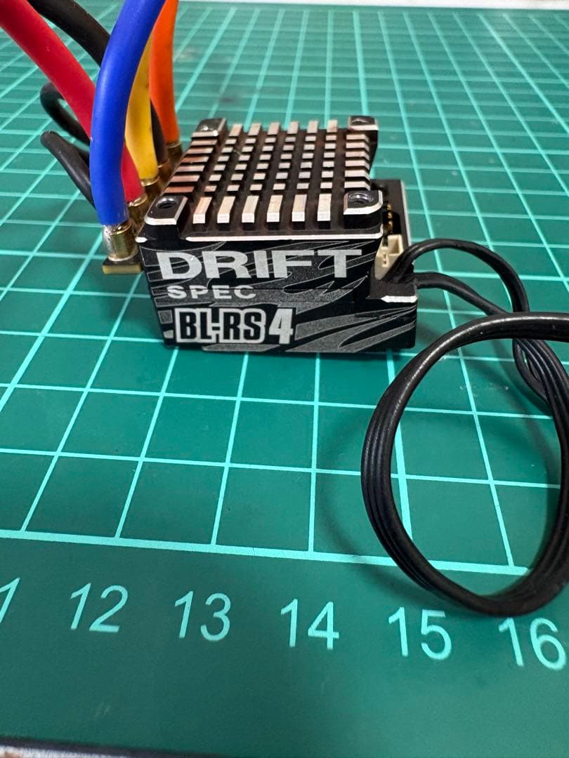 ヨコモ　BL-RS4 アンプ　SP-02D V2 サーボ