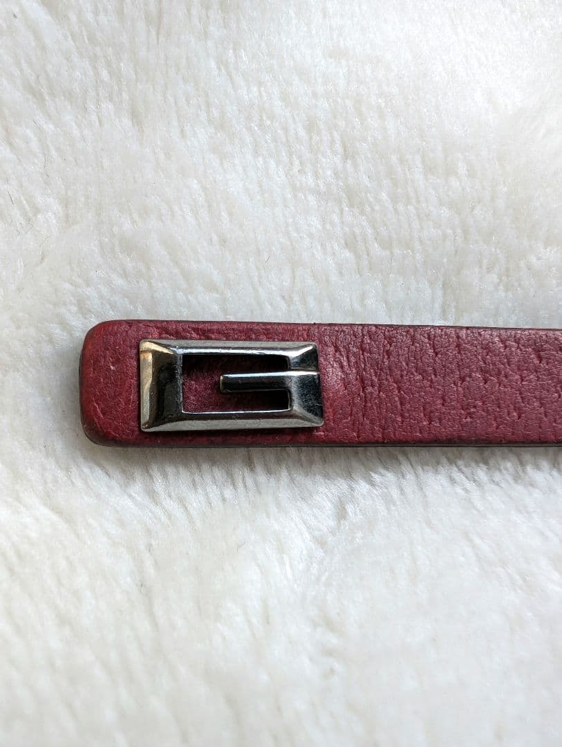 【美品】箱・保存袋付き☆gucci　グッチ　携帯ストラップ　Gロゴ　レザー