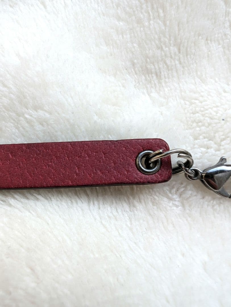 【美品】箱・保存袋付き☆gucci　グッチ　携帯ストラップ　Gロゴ　レザー