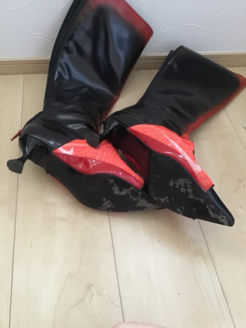 靴 Ancutasarca boots led black