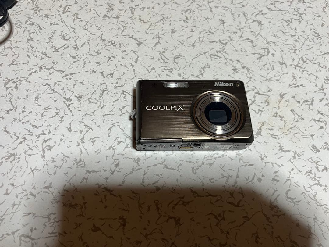 Nikon COOLPIX コンパクトデジタルカメラ Ｓ７００