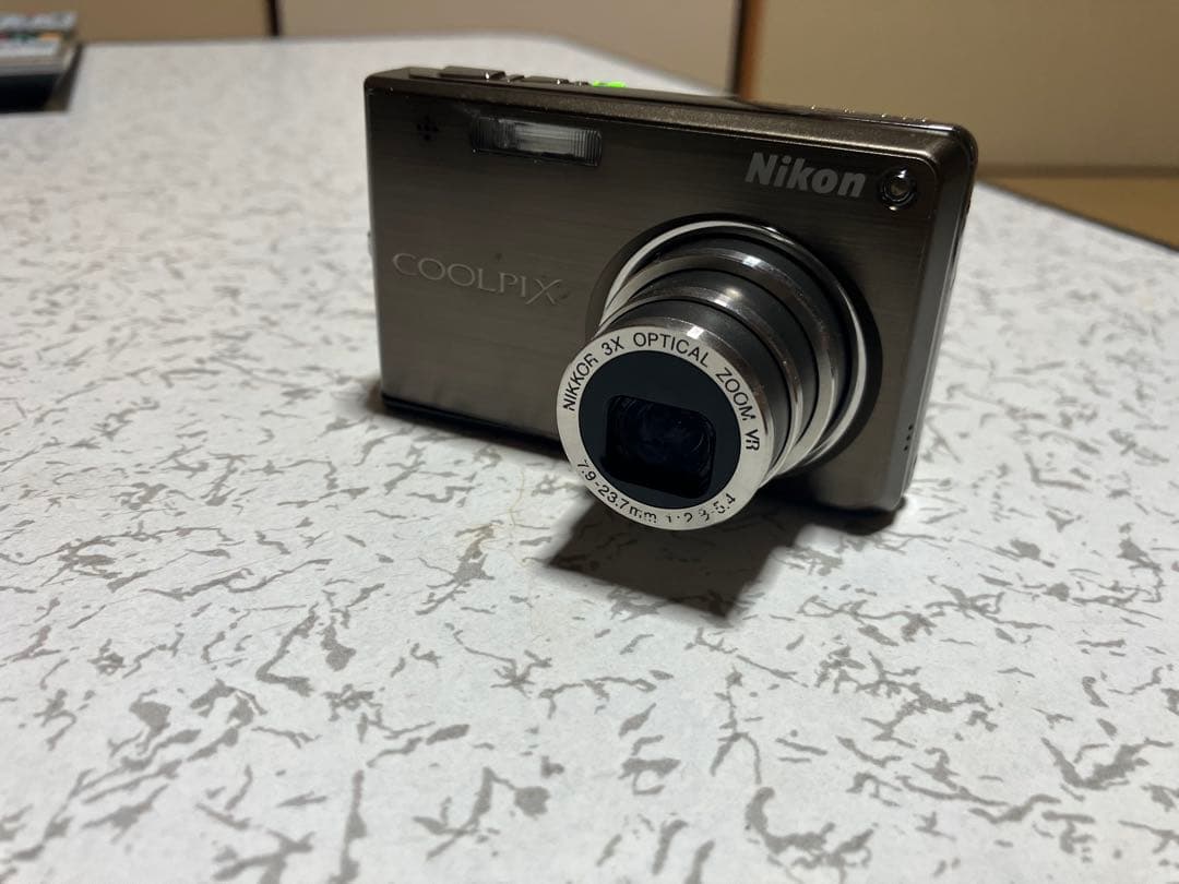 Nikon COOLPIX コンパクトデジタルカメラ Ｓ７００