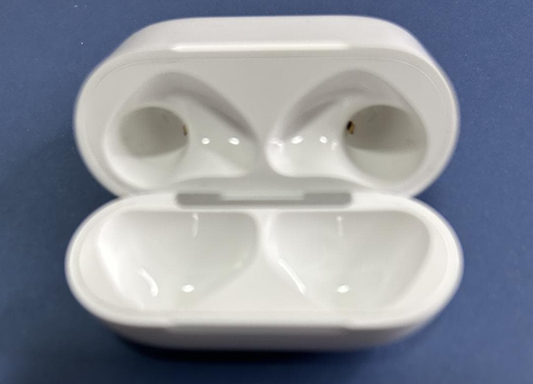 AirPods4 MXP63J/A USB-C　保証残あり　美品　正規品