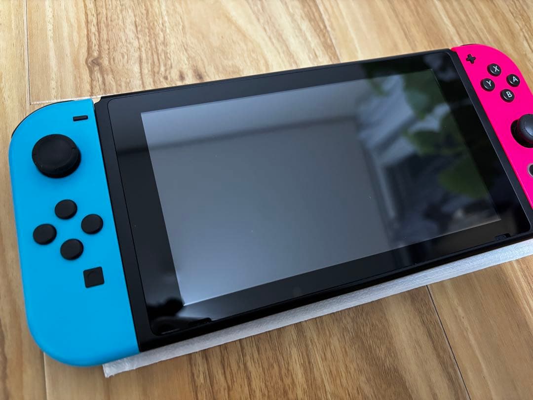 【中古】任天堂Switch SDカード64GB付き