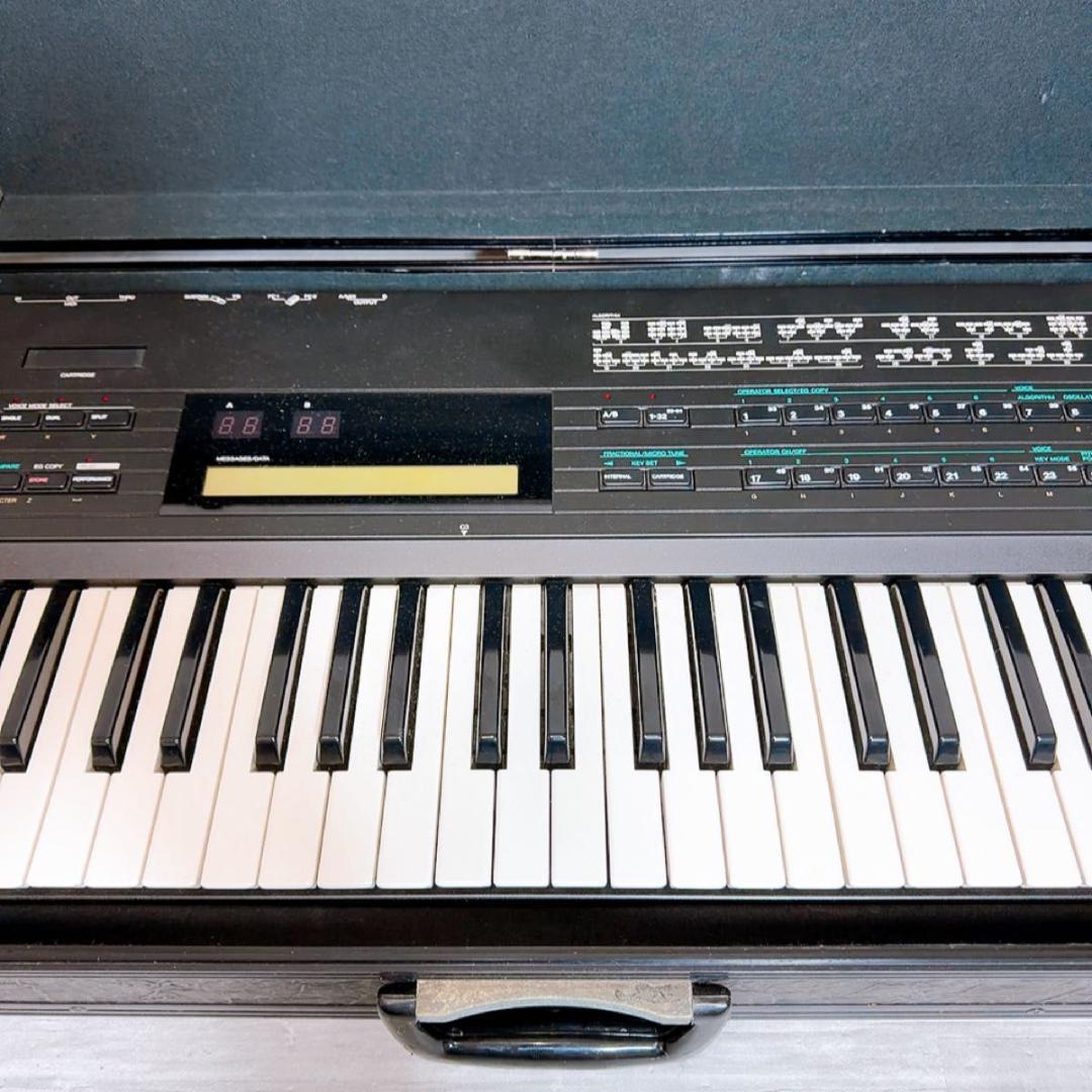 Yamaha ヤマハ　DX7IID デジタルシンセサイザー 61鍵　ハードケース