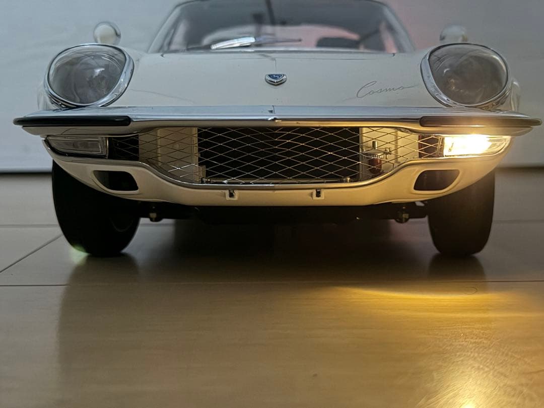 【完成品】1/8スケール 週刊 マツダ・コスモスポーツ ディアゴスティーニ