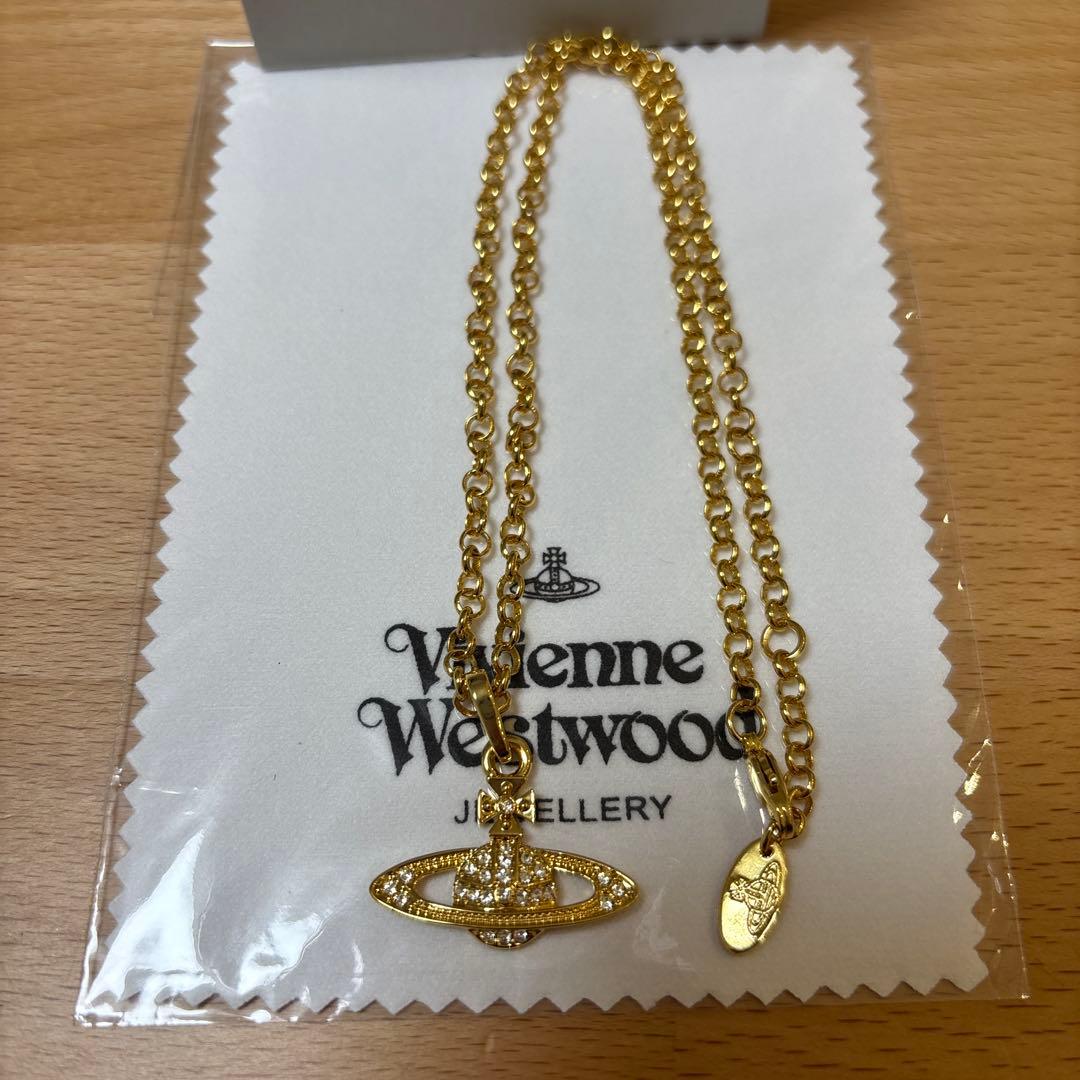 Vivienne Westwood ミニバスレリーフネックレス