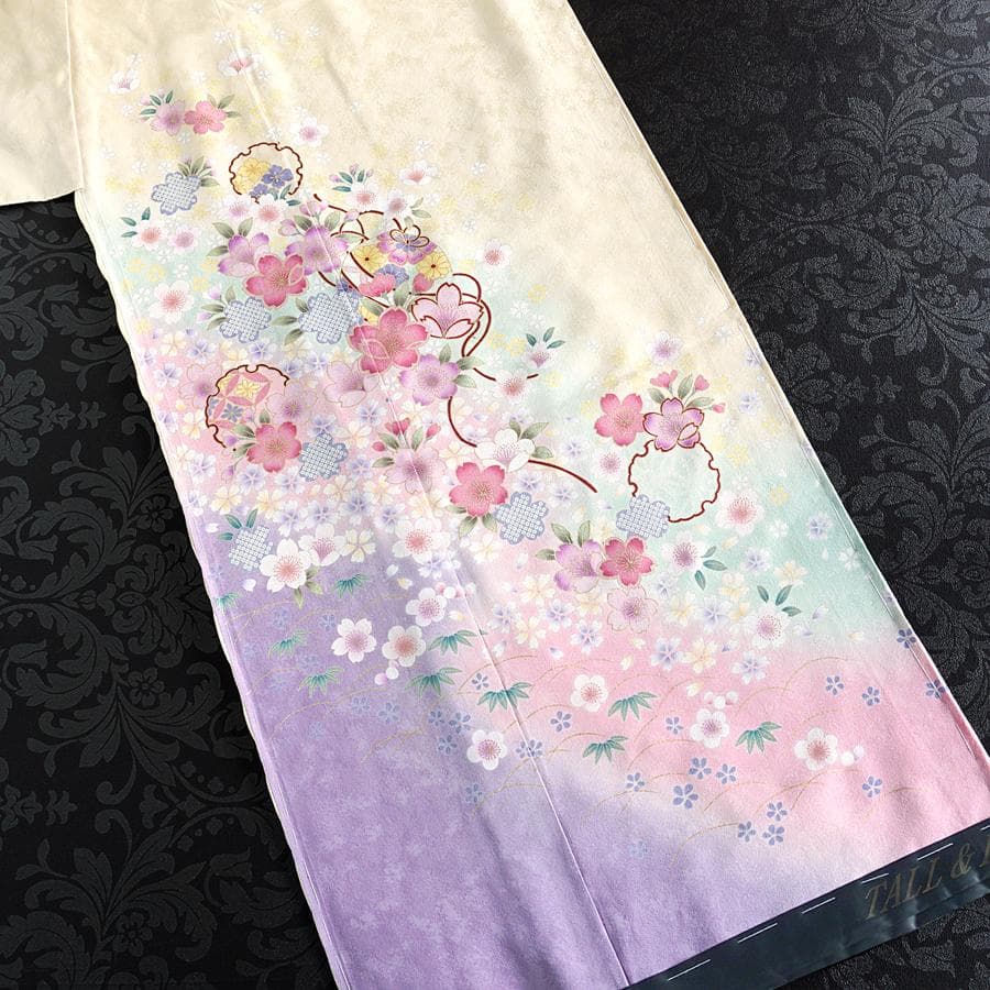振袖　フリーサイズ　未仕立て　仮絵羽　鳥の子色 クリームイエロー