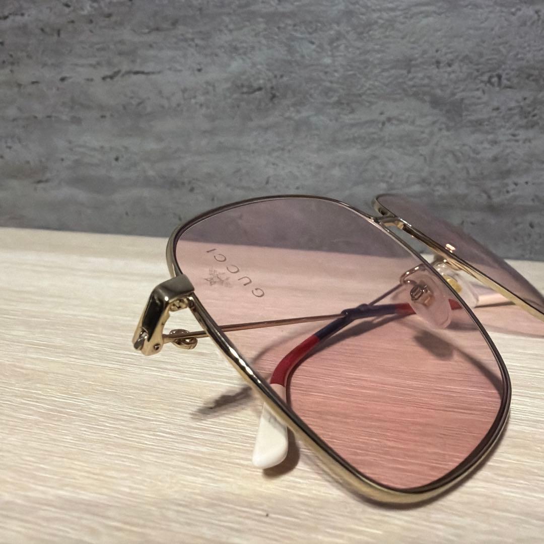 Gucci ピンクレンズ ゴールドフレーム サングラス