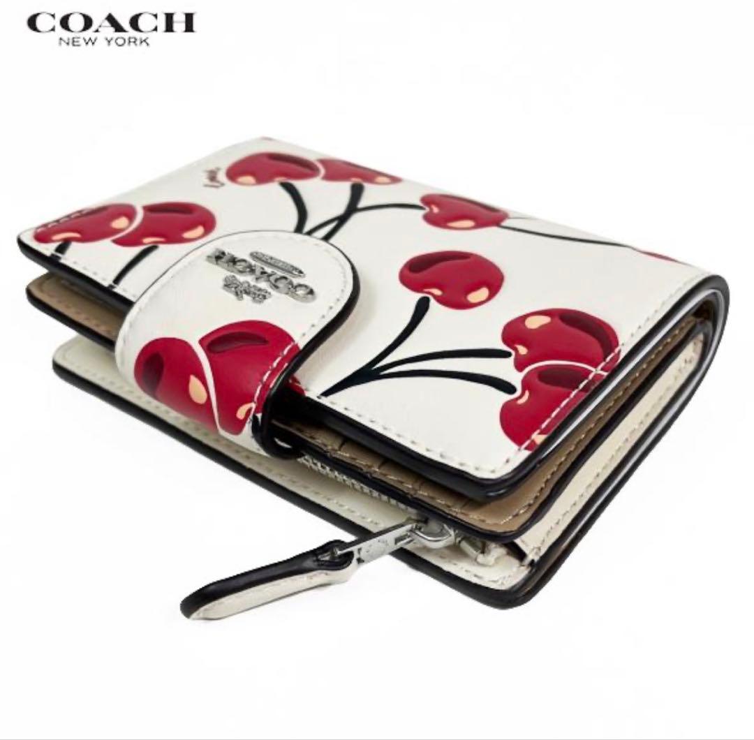 COACHコーチミディアム コーナー ジップ ウォレット チェリープリント