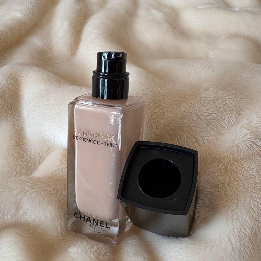 ファンデーション CHANEL SUBLIMAGE L'ESSENCE DE TEINT BR12