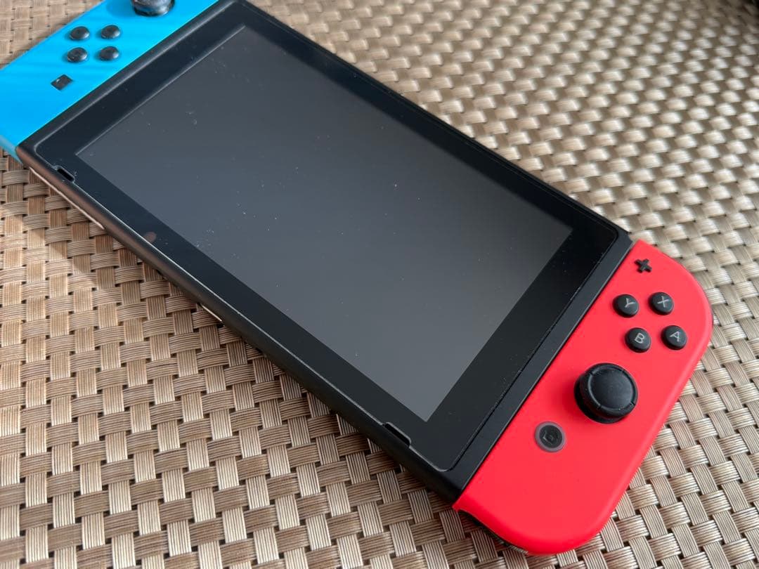 週末値下げ中♪ Nintendo Switch 本体 箱付き ケース付き