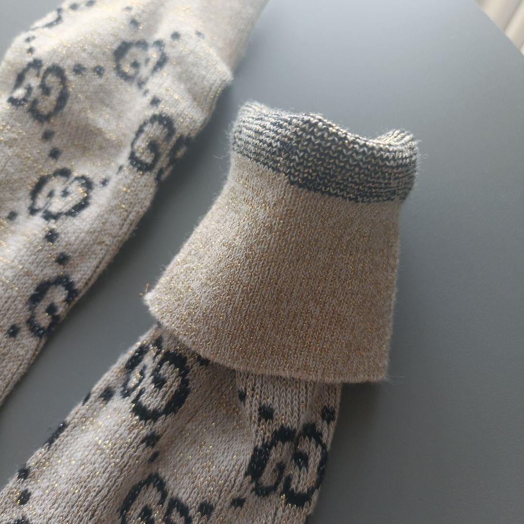【美品】GUCCI GGロゴ ラメ　ハイソックス ブラック/ベージュゴールド