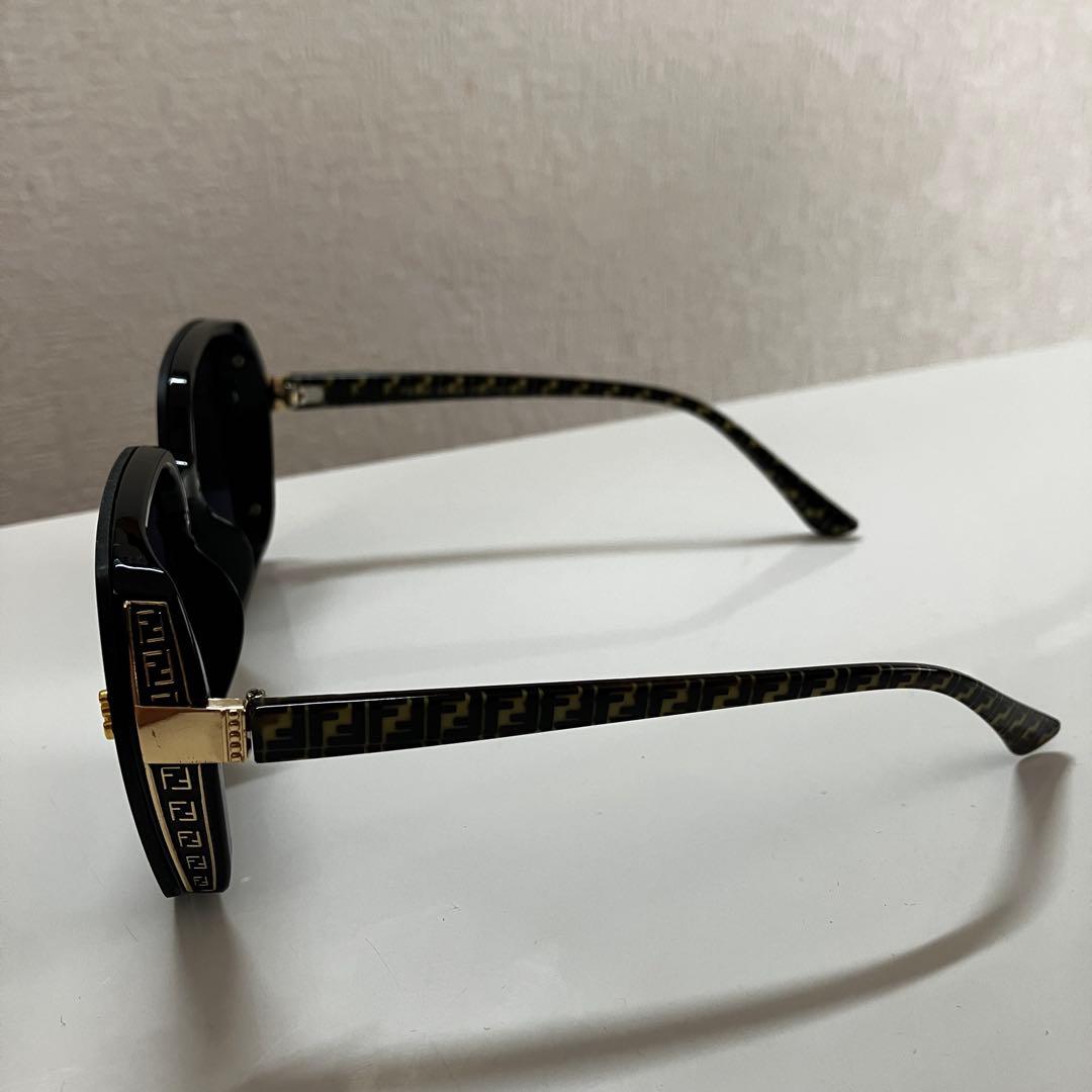 Fendi スクエア型サングラス ブラック