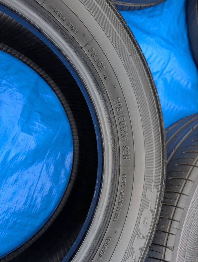m*e様 新車外しTOYO PXJ68 205/60R16 90型ボクシー　VO