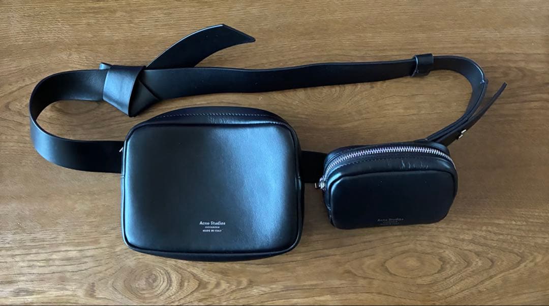 バッグ Acne Studios Musubi belt bag